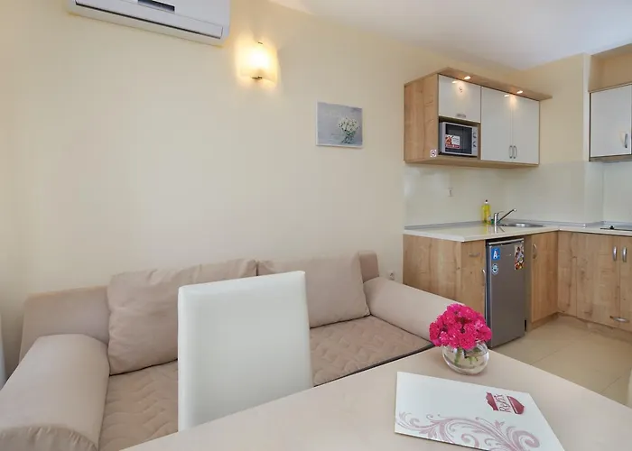 Relax Complex & Slantchev Briag