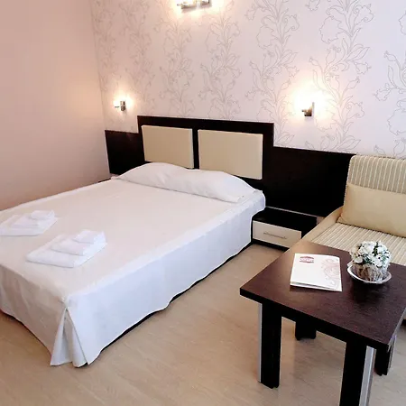 Отель Relax Complex & 3*