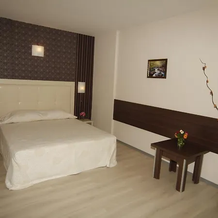 Relax Complex & 3* ساني بيتش