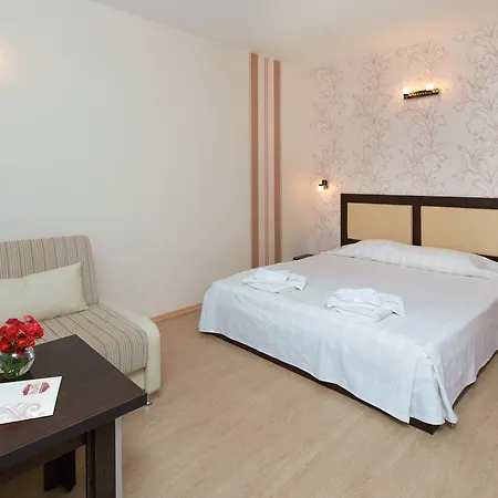 Relax Complex & فندق ساني بيتش