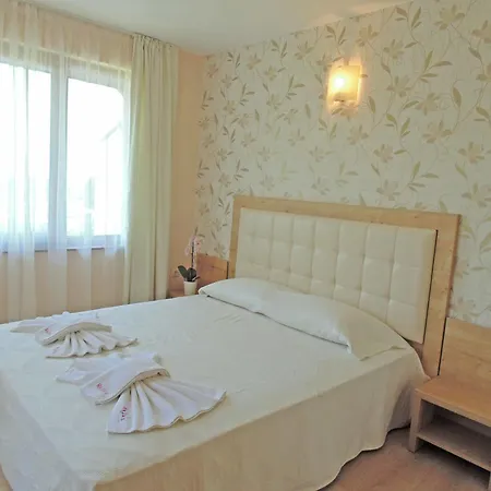 Relax Complex & 3* ساني بيتش